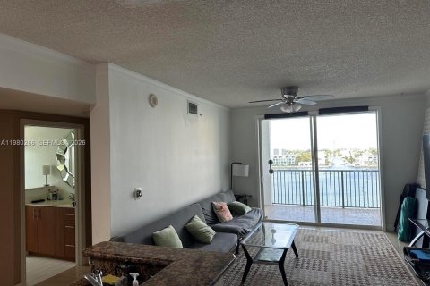 Купить кондоминиум в Санни-Айлс-Бич, Флорида 3 спальни, 117.43м2, № 2043749 - фото 14