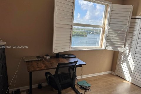 Купить кондоминиум в Санни-Айлс-Бич, Флорида 3 спальни, 117.43м2, № 2043749 - фото 17