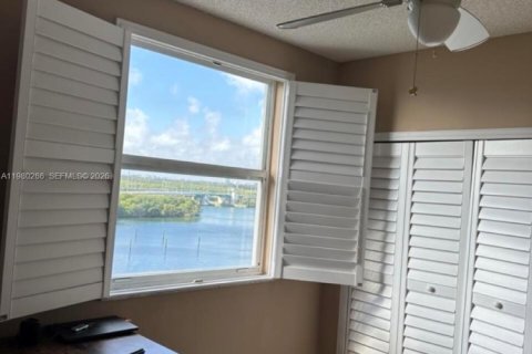 Купить кондоминиум в Санни-Айлс-Бич, Флорида 3 спальни, 117.43м2, № 2043749 - фото 19