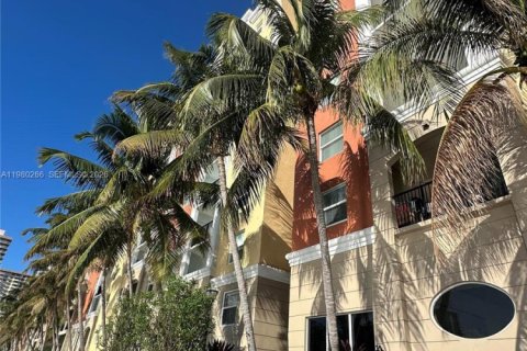 Купить кондоминиум в Санни-Айлс-Бич, Флорида 3 спальни, 117.43м2, № 2043749 - фото 3