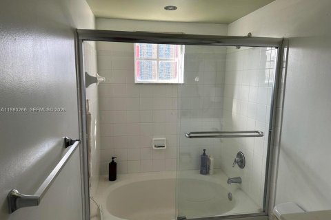 Купить кондоминиум в Санни-Айлс-Бич, Флорида 3 спальни, 117.43м2, № 2043749 - фото 9