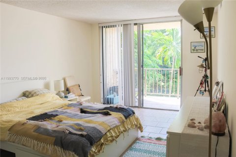 Купить кондоминиум в Халландейл-Бич, Флорида 1 спальня, 102.19м2, № 2055496 - фото 7