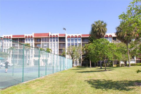 Купить кондоминиум в Халландейл-Бич, Флорида 1 спальня, 102.19м2, № 2055496 - фото 13