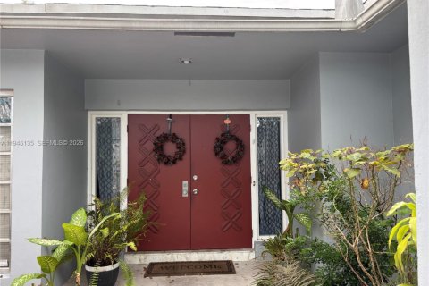 House in Tamarac, Florida 3 bedrooms, 222.5 sq.m. № 2002627 - photo 4