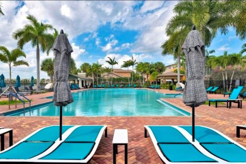 Adosado en alquiler en West Palm Beach, Florida, 3 dormitorios, 123.19 m2 № 1993586 - foto 17