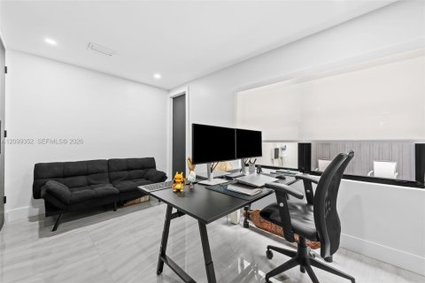 House in Fort Lauderdale, Florida 3 bedrooms, 128.95 sq.m. № 2401284 - photo 19