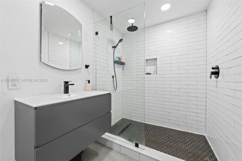 House in Fort Lauderdale, Florida 3 bedrooms, 128.95 sq.m. № 2401284 - photo 12
