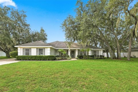 House in Lakeland, Florida 4 bedrooms, 208.75 sq.m. № 2295204
