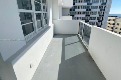 Condominio en venta en Miami Beach, Florida, 2 dormitorios, 110.55 m2 № 1951415 - foto 25