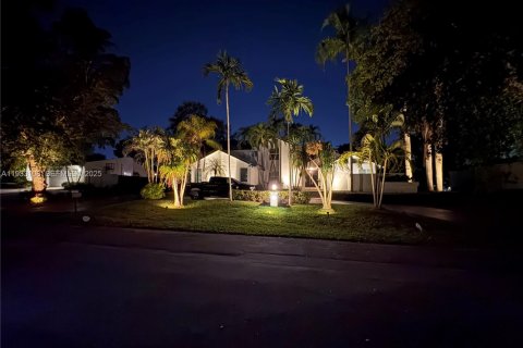 Villa ou maison à Palmetto Bay, Floride 4 chambres, 350.06 m2 № 2034994