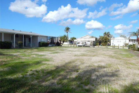 Land in Punta Gorda, Florida № 1512392 - photo 1