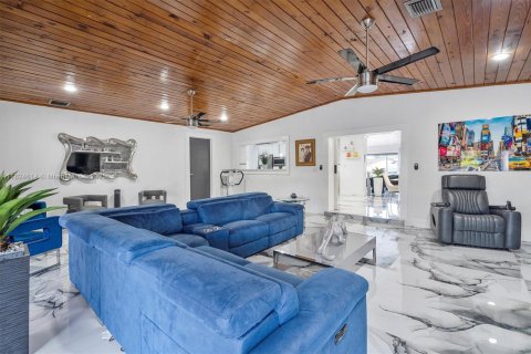 Villa ou maison à vendre à Miami, Floride: 4 chambres, 309.64 m2 № 1790423 - photo 23