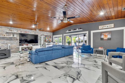 Villa ou maison à vendre à Miami, Floride: 4 chambres, 309.64 m2 № 1790423 - photo 20