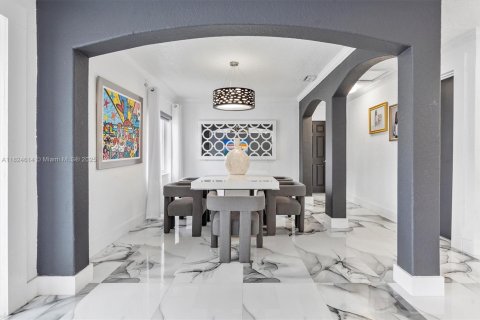 Villa ou maison à vendre à Miami, Floride: 4 chambres, 309.64 m2 № 1790423 - photo 13