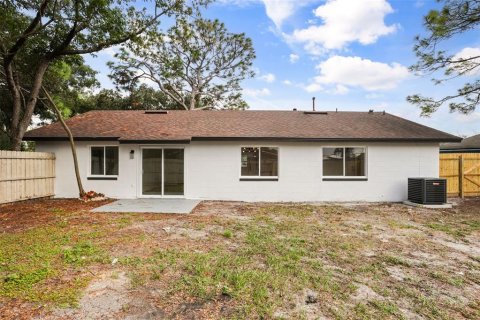 House in Orlando, Florida 3 bedrooms, 145.02 sq.m. № 2396190 - photo 28