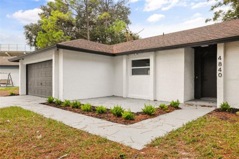 House in Orlando, Florida 3 bedrooms, 145.02 sq.m. № 2396190 - photo 3
