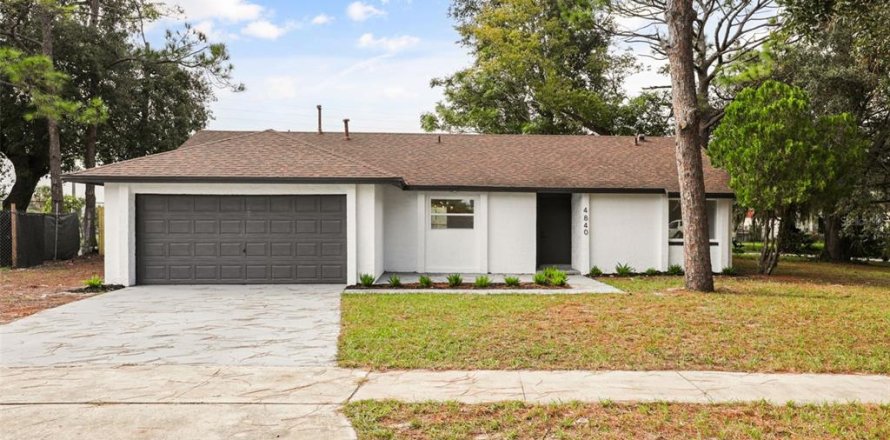 House in Orlando, Florida 3 bedrooms, 145.02 sq.m. № 2396190