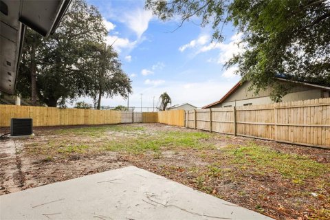 House in Orlando, Florida 3 bedrooms, 145.02 sq.m. № 2396190 - photo 29