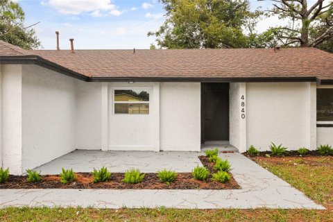 House in Orlando, Florida 3 bedrooms, 145.02 sq.m. № 2396190 - photo 5