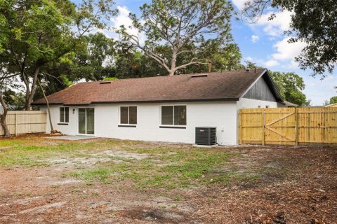 House in Orlando, Florida 3 bedrooms, 145.02 sq.m. № 2396190 - photo 26