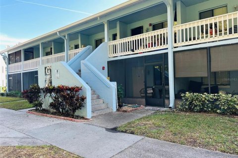 Condo in Lutz, Florida, 1 bedroom  № 1913747 - photo 2