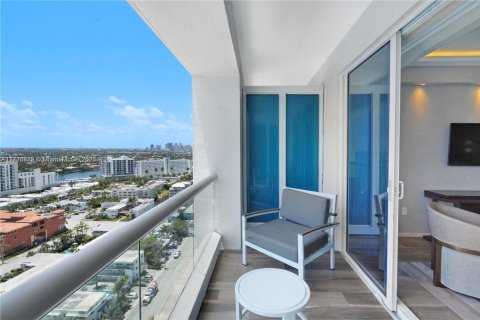 Copropriété à vendre à Fort Lauderdale, Floride: 53.6 m2 № 1960348 - photo 2