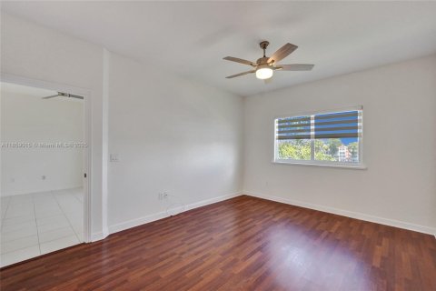 Condo in Tamarac, Florida, 2 bedrooms  № 1888201 - photo 20