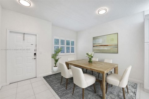Condo in Tamarac, Florida, 2 bedrooms  № 1888201 - photo 2