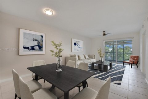 Condo in Tamarac, Florida, 2 bedrooms  № 1888201 - photo 1