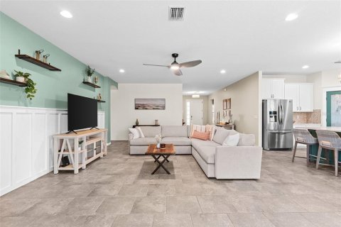 House in Wesley Chapel, Florida 4 bedrooms, 240.52 sq.m. № 2157919 - photo 17