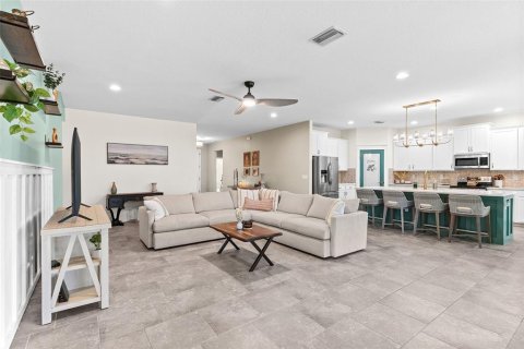 House in Wesley Chapel, Florida 4 bedrooms, 240.52 sq.m. № 2157919 - photo 8