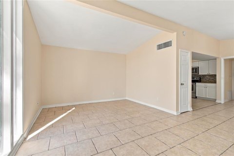 Villa ou maison à vendre à Tampa, Floride: 3 chambres, 131.55 m2 № 2416276 - photo 6