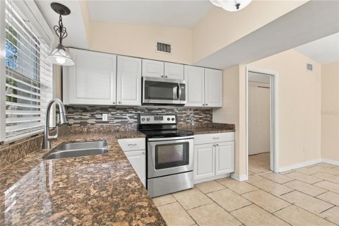 Villa ou maison à vendre à Tampa, Floride: 3 chambres, 131.55 m2 № 2416276 - photo 17