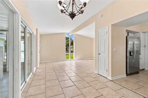 Villa ou maison à vendre à Tampa, Floride: 3 chambres, 131.55 m2 № 2416276 - photo 12