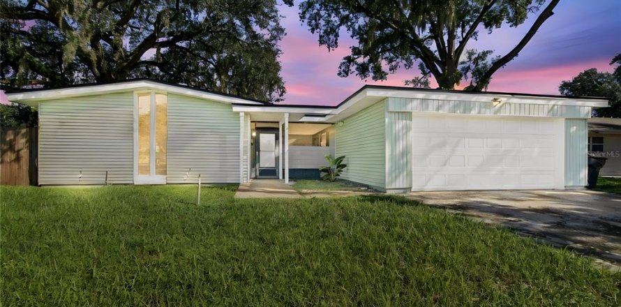 Villa ou maison à Tampa, Floride 3 chambres, 131.55 m2 № 2416276