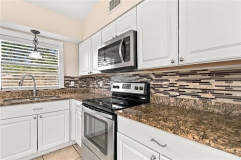 Villa ou maison à vendre à Tampa, Floride: 3 chambres, 131.55 m2 № 2416276 - photo 20
