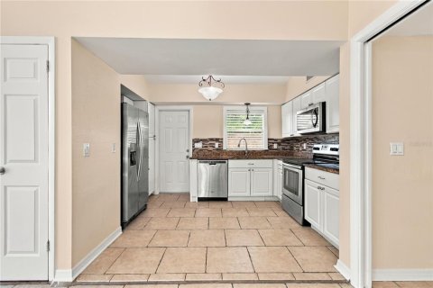 Villa ou maison à vendre à Tampa, Floride: 3 chambres, 131.55 m2 № 2416276 - photo 14
