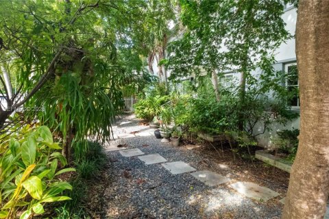 Купить кондоминиум в Майами-Бич, Флорида 1 спальня, 62.43м2, № 1999760 - фото 24