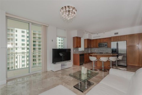 Condominio en alquiler en Hallandale Beach, Florida, 2 dormitorios, 125.79 m2 № 2053137 - foto 7