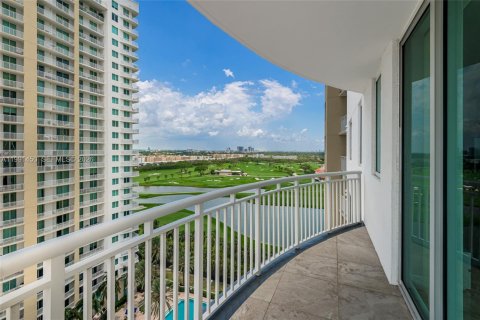 Condominio en alquiler en Hallandale Beach, Florida, 2 dormitorios, 125.79 m2 № 2053137 - foto 27