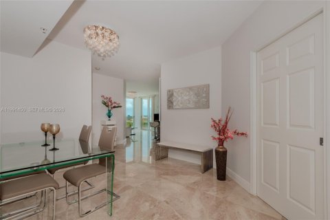 Condominio en alquiler en Hallandale Beach, Florida, 2 dormitorios, 125.79 m2 № 2053137 - foto 14