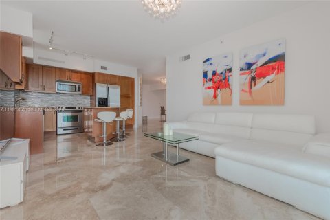 Condominio en alquiler en Hallandale Beach, Florida, 2 dormitorios, 125.79 m2 № 2053137 - foto 6