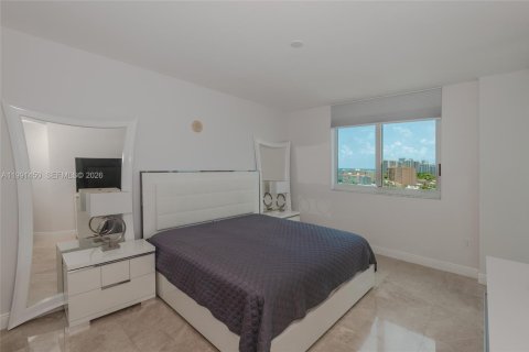 Condominio en alquiler en Hallandale Beach, Florida, 2 dormitorios, 125.79 m2 № 2053137 - foto 18