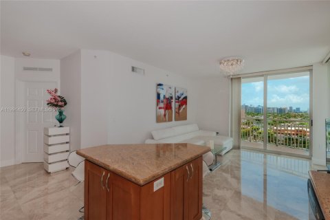 Condominio en alquiler en Hallandale Beach, Florida, 2 dormitorios, 125.79 m2 № 2053137 - foto 4