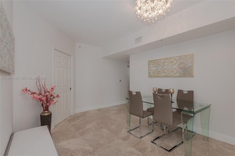 Condominio en alquiler en Hallandale Beach, Florida, 2 dormitorios, 125.79 m2 № 2053137 - foto 16