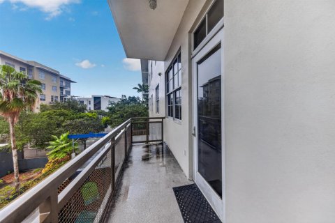 Condo in Fort Lauderdale, Florida, 2 bedrooms  № 2343468 - photo 18