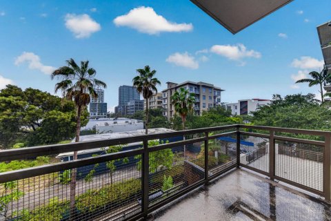 Condo in Fort Lauderdale, Florida, 2 bedrooms  № 2343468 - photo 8