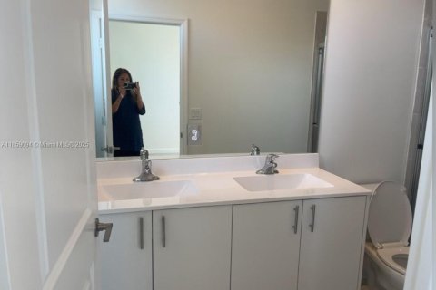 Townhouse in Homestead, Florida 3 bedrooms, 123.37 sq.m. № 1888311 - photo 5