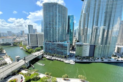 Condo in Miami, Florida, 1 bedroom № 2190313