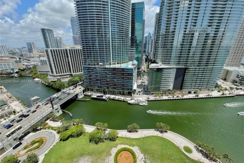 Condo in Miami, Florida, 1 bedroom № 2190313 - photo 4